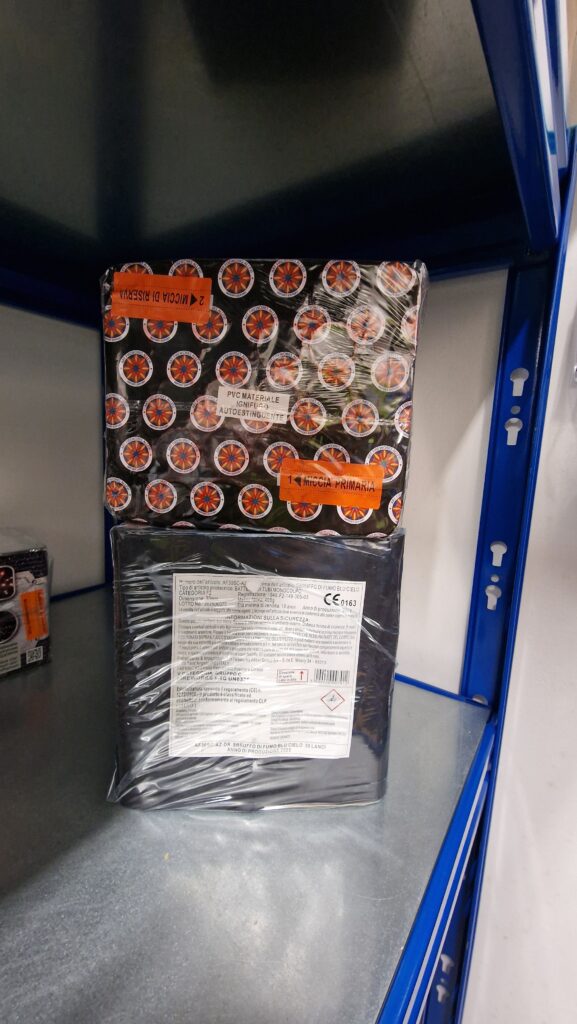 BATTERIA A FUMATE AZZURRO 30 COLPI DRITTO